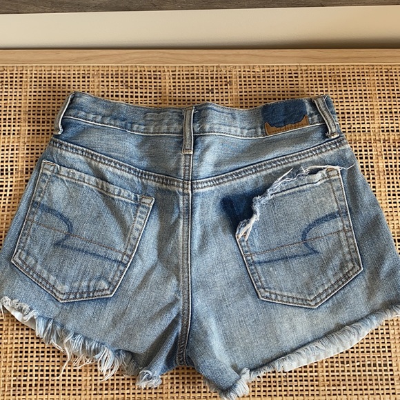 American Eagle women’s denim shorts - Picture 2 of 2